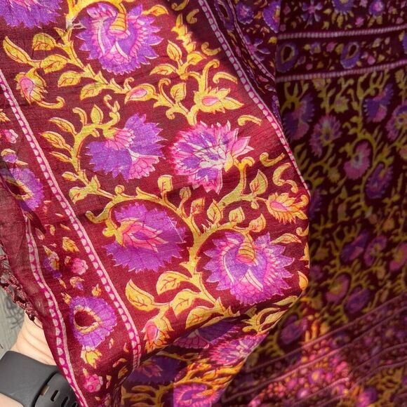 Bebe London 100% Silk Sheer Fringe Scarf – NWOT, 40" Square, Made in India - Picture 12 of 13